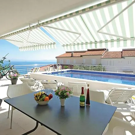 Awesome In With Swimming Pool Apartmán *