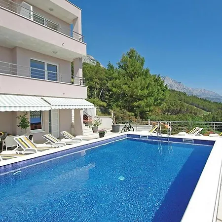 Awesome In With Swimming Pool *