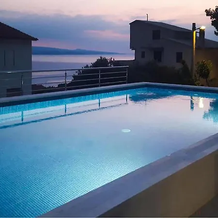 Awesome In With Swimming Pool
